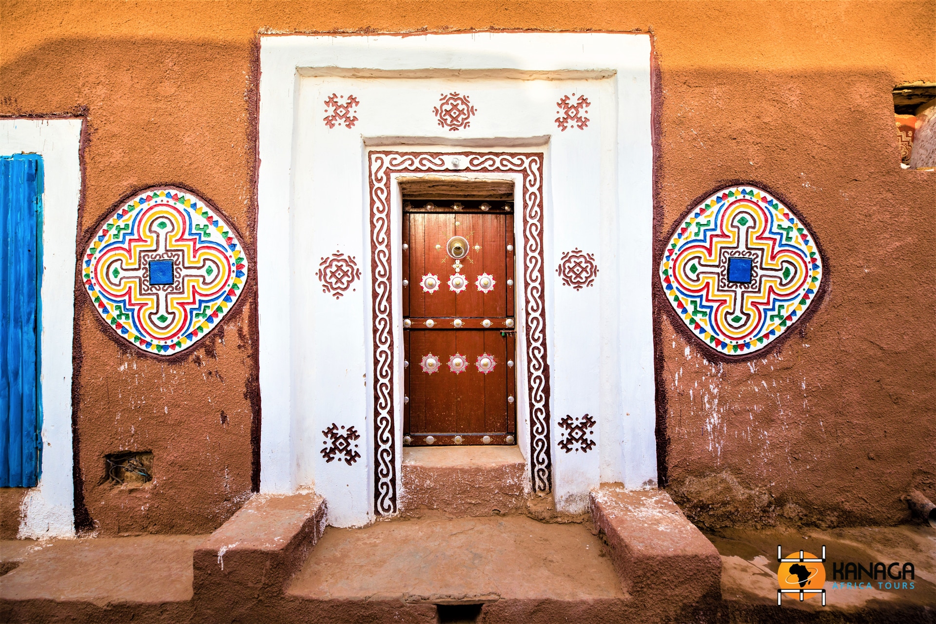Oualata painted facades